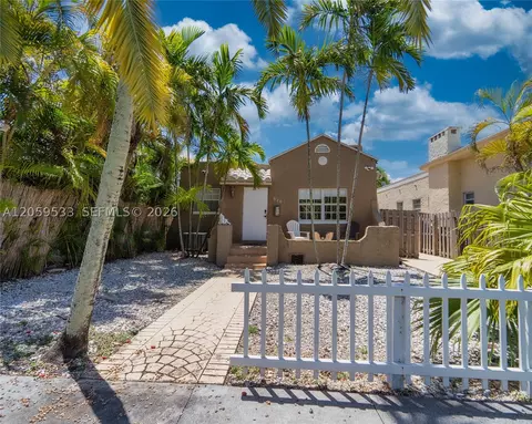 626 NE 4th Ct, Hallandale Beach, FL 33009