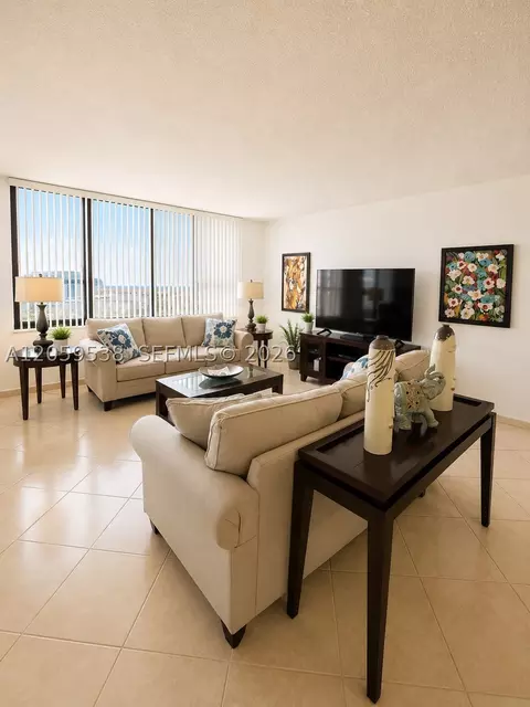 3505 S Ocean Dr #401, Hollywood, FL 33019