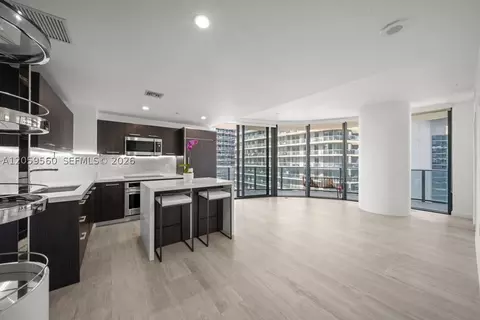 45 SW 9th St #2501, Miami, FL 33130