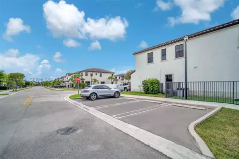 Exterior - 3575 W 97th St, Hialeah, FL 33018 photo 4 of 5