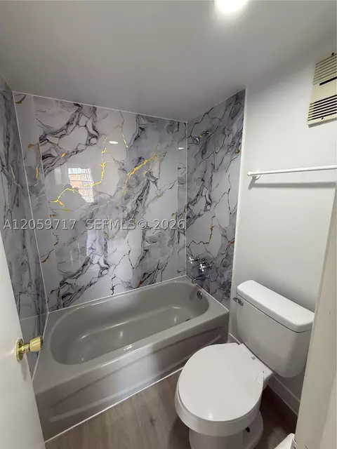 Bath - 1900 W 68th St #B203, Hialeah, FL 33014 photo 6 of 6