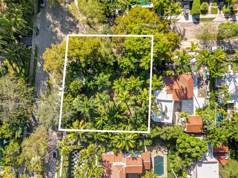 5810 N Bayshore Dr, Miami, FL 33137