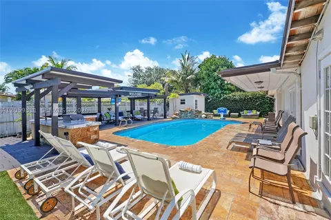 5500 Fillmore, Hollywood, FL 33021