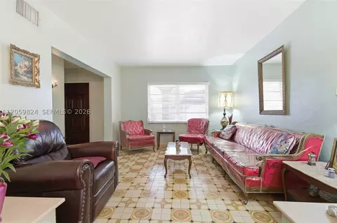 Living - 921 E 14 St, Hialeah, FL 33010 photo 2 of 4