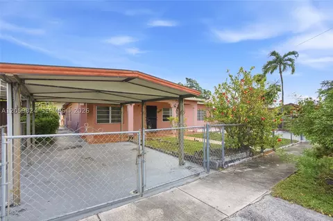 Exterior - 921 E 14 St, Hialeah, FL 33010 photo 2 of 4