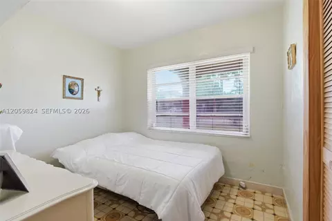 Bedroom - 921 E 14 St, Hialeah, FL 33010 photo 1 of 4
