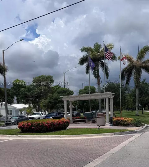 2243 NE 172nd St, North Miami Beach, FL 33160