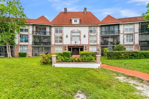 3650 Inverrary Dr #3A, Lauderhill, FL 33319