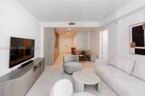 77 SE 5th St #1910, Miami, FL 33131