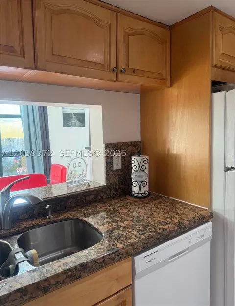 11800 SW 18th St #222-4, Miami, FL 33175