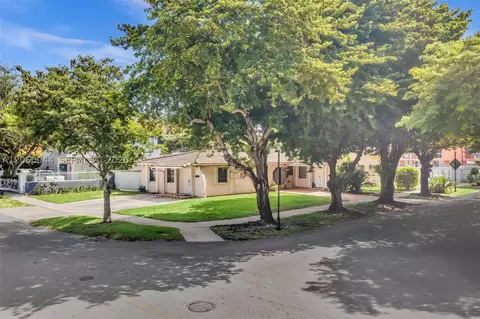 39 SW 114th Ave, Sweetwater, FL 33174