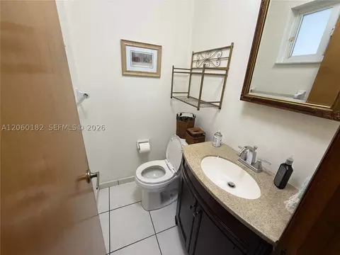 Bath - 7510 W 4th Ave, Hialeah, FL 33014 photo 4 of 4