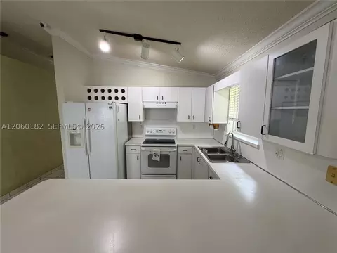 Kitchen - 7510 W 4th Ave, Hialeah, FL 33014 photo 1 of 1