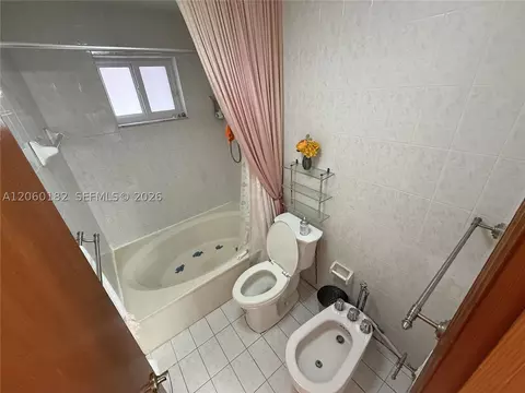 Bath - 7510 W 4th Ave, Hialeah, FL 33014 photo 2 of 4