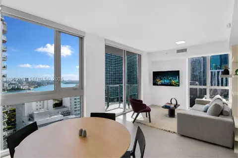 227 NE 2nd St #2000, Miami, FL 33132