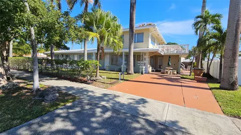 220 SE 12th Ave, Deerfield Beach, FL 33441