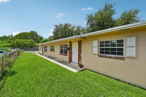 2137 NW 99th Ter, Miami, FL 33147