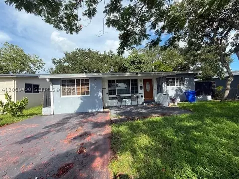149 SW 67th Ter, Pembroke Pines, FL 33023