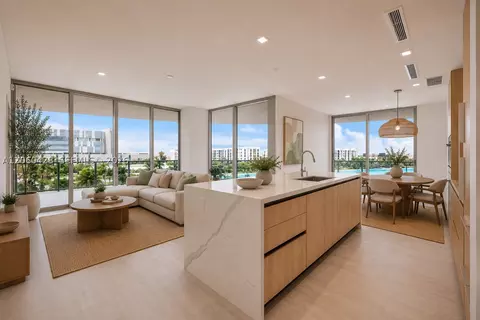 2411 Laguna Cir #306, Miami, FL 33181