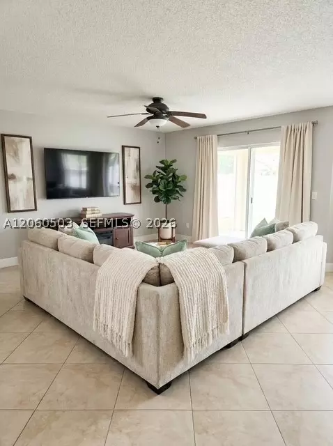8951 W Sunrise Blvd, Plantation, FL 33322