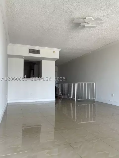 9210 Fontainebleau Blvd #506, Miami, FL 33172