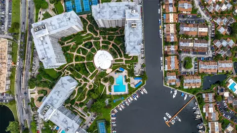 2500 Parkview Dr #517, Hallandale Beach, FL 33009