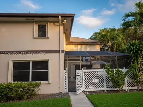 49 Essex Ct #C, Royal Palm Beach, FL 33411