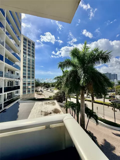 3140 S Ocean Dr #310, Hallandale Beach, FL 33009