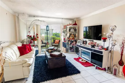 4717 NW 7th St #609-10, Miami, FL 33126