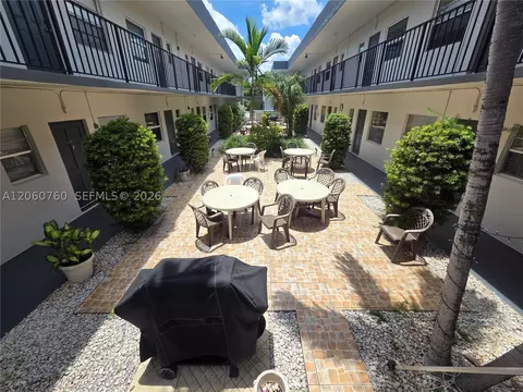 415 NE 2nd St #217, Hallandale Beach, FL 33009