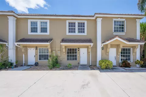 728 SW 122nd Ave, Pembroke Pines, FL 33025