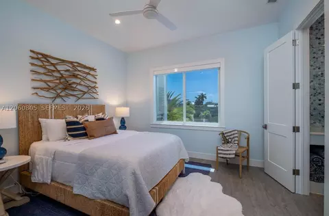 Bedroom - 108 Sunrise Dr, Marathon, FL 33050 photo 4 of 7