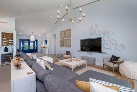Living - 108 Sunrise Dr, Marathon, FL 33050 photo 2 of 2