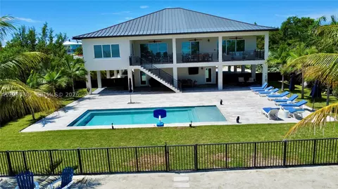 Exterior - 108 Sunrise Dr, Marathon, FL 33050 photo 4 of 4