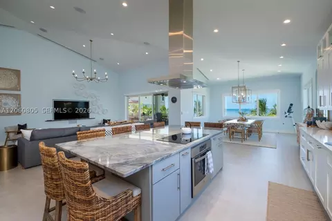 Kitchen - 108 Sunrise Dr, Marathon, FL 33050 photo 4 of 4