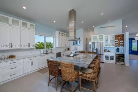 Kitchen - 108 Sunrise Dr, Marathon, FL 33050 photo 2 of 4