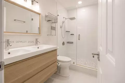 Bath - 7334 Pepper Pike Dr, Hialeah, FL 33015 photo 1 of 2