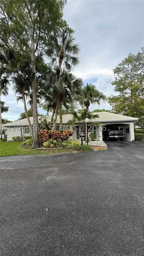 1124 W Cypress Dr, Pompano Beach, FL 33069