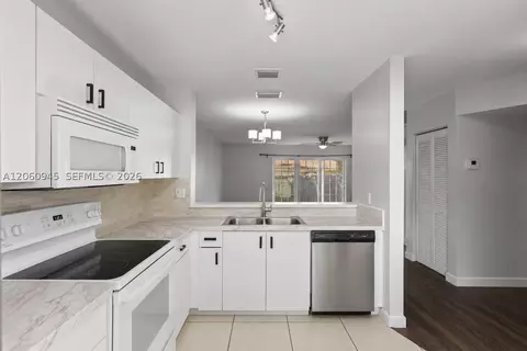634 NW 208th Dr, Pembroke Pines, FL 33029