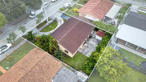 View/Area - 430 SE 7th Ave, Hialeah, FL 33010 photo 3 of 8