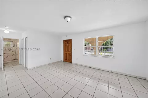 Living - 430 SE 7th Ave, Hialeah, FL 33010 photo 2 of 5