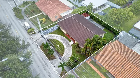 View/Area - 430 SE 7th Ave, Hialeah, FL 33010 photo 4 of 8
