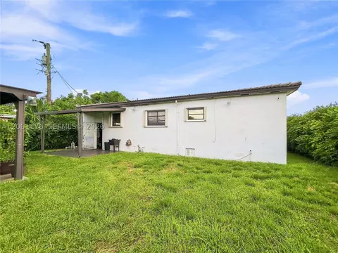 Exterior - 30 E 36th St, Hialeah, FL 33013 photo 2 of 4