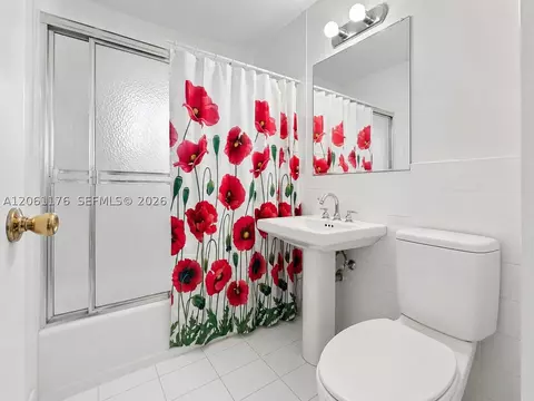 Bath - 30 E 36th St, Hialeah, FL 33013 photo 2 of 2