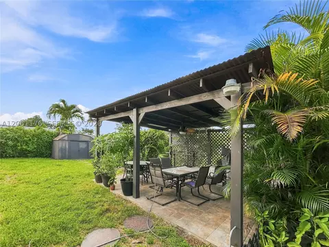 Exterior - 30 E 36th St, Hialeah, FL 33013 photo 3 of 4