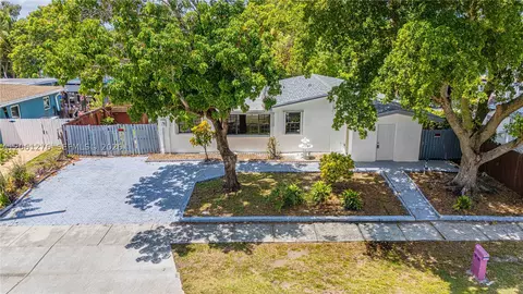 4011 SW 32nd St, West Park, FL 33023