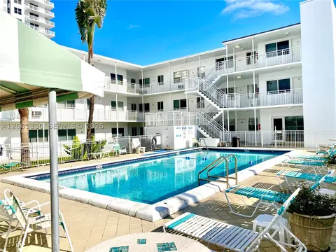 1504 S Surf Rd #65, Hollywood, FL 33019
