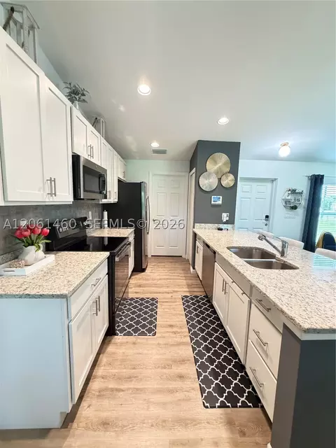 Kitchen - 3006 Base Ct, Labelle, FL 33935 photo 5 of 5