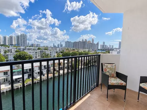 3703 NE 166th St #704, North Miami Beach, FL 33160