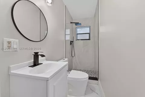 Bath - 858 E 21st St, Hialeah, FL 33013 photo 3 of 3